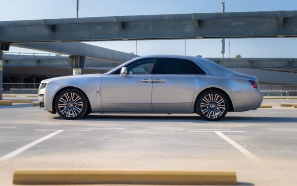  Silver Grey Rolls Royce Ghost Photo 