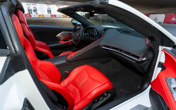  White Chevrolet Corvette Photo 