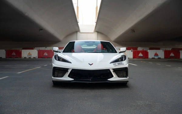  White Chevrolet Corvette Photo 